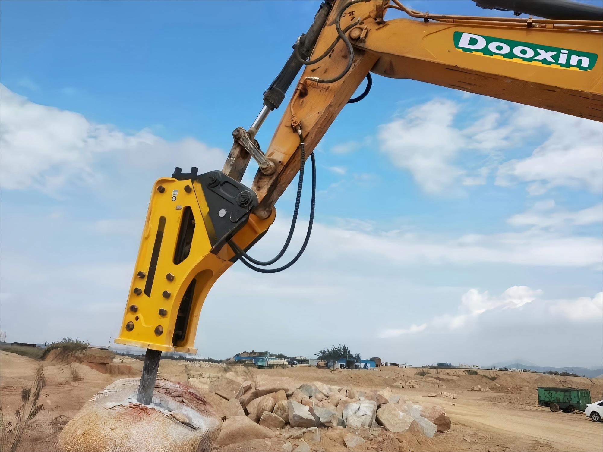 Aksesori penting dari crawler excavator - palu pecah