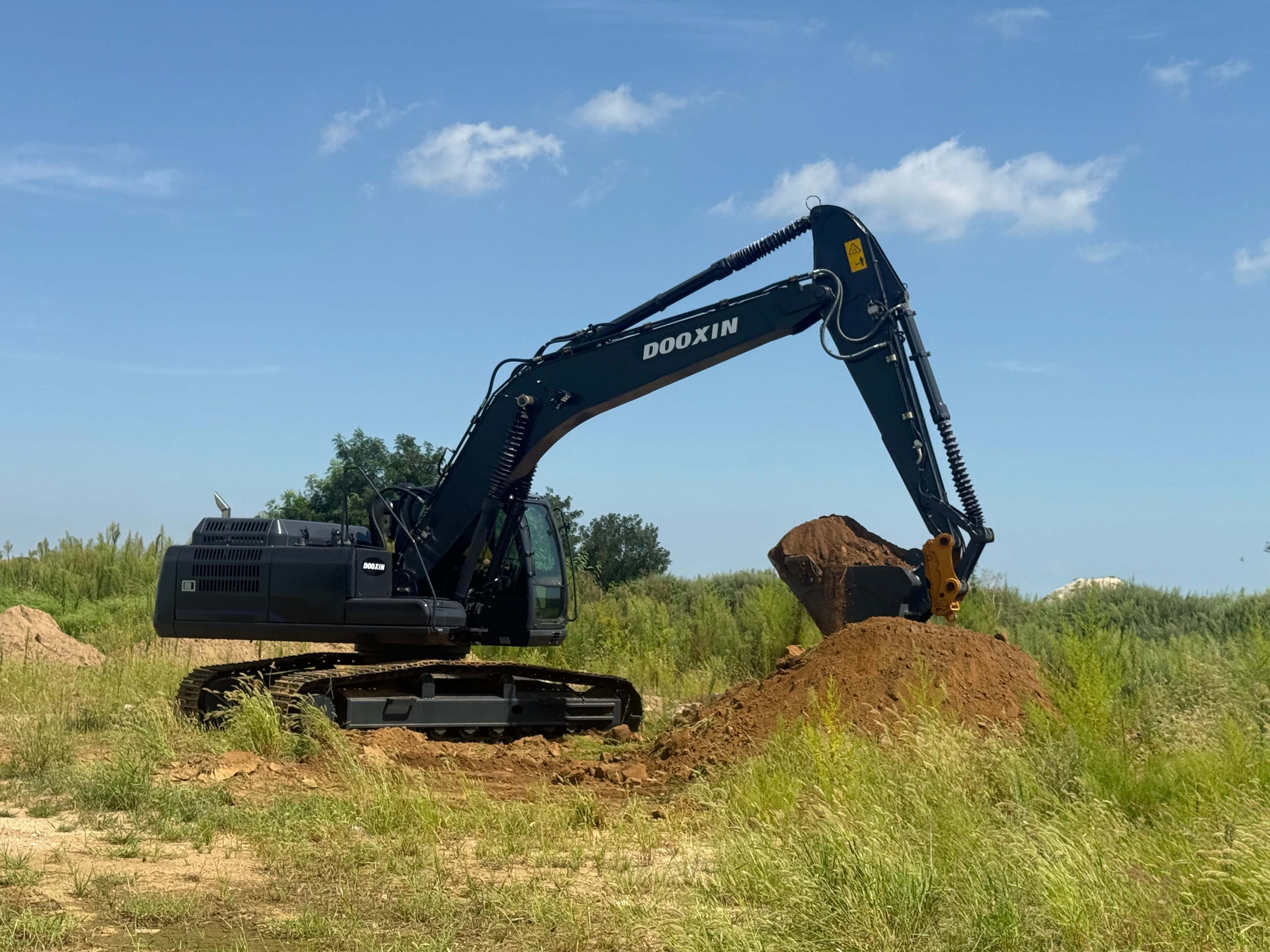 Excavator dalam pengujian operasi