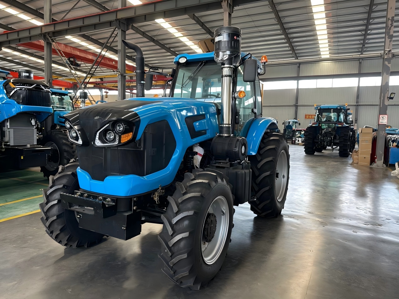 Traktor Bertenaga Kuda Tinggi Tiongkok Menjadi Kekuatan Utama Pertanian Skala Besar di Afrika